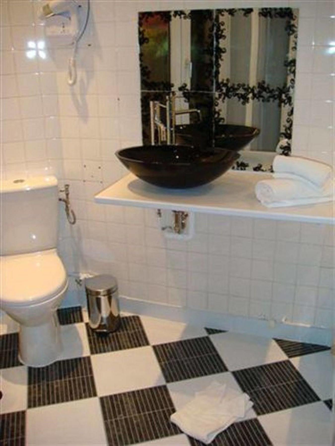 Korner Etoile Hotel 3*